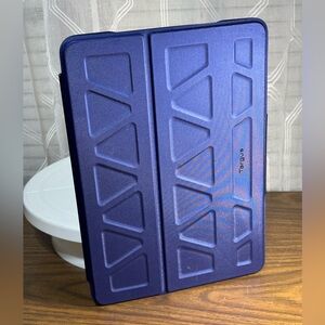 Targus Pro-TeK Case Blue folio style for I-pad 7,8 & 9th generation 10.5” and …